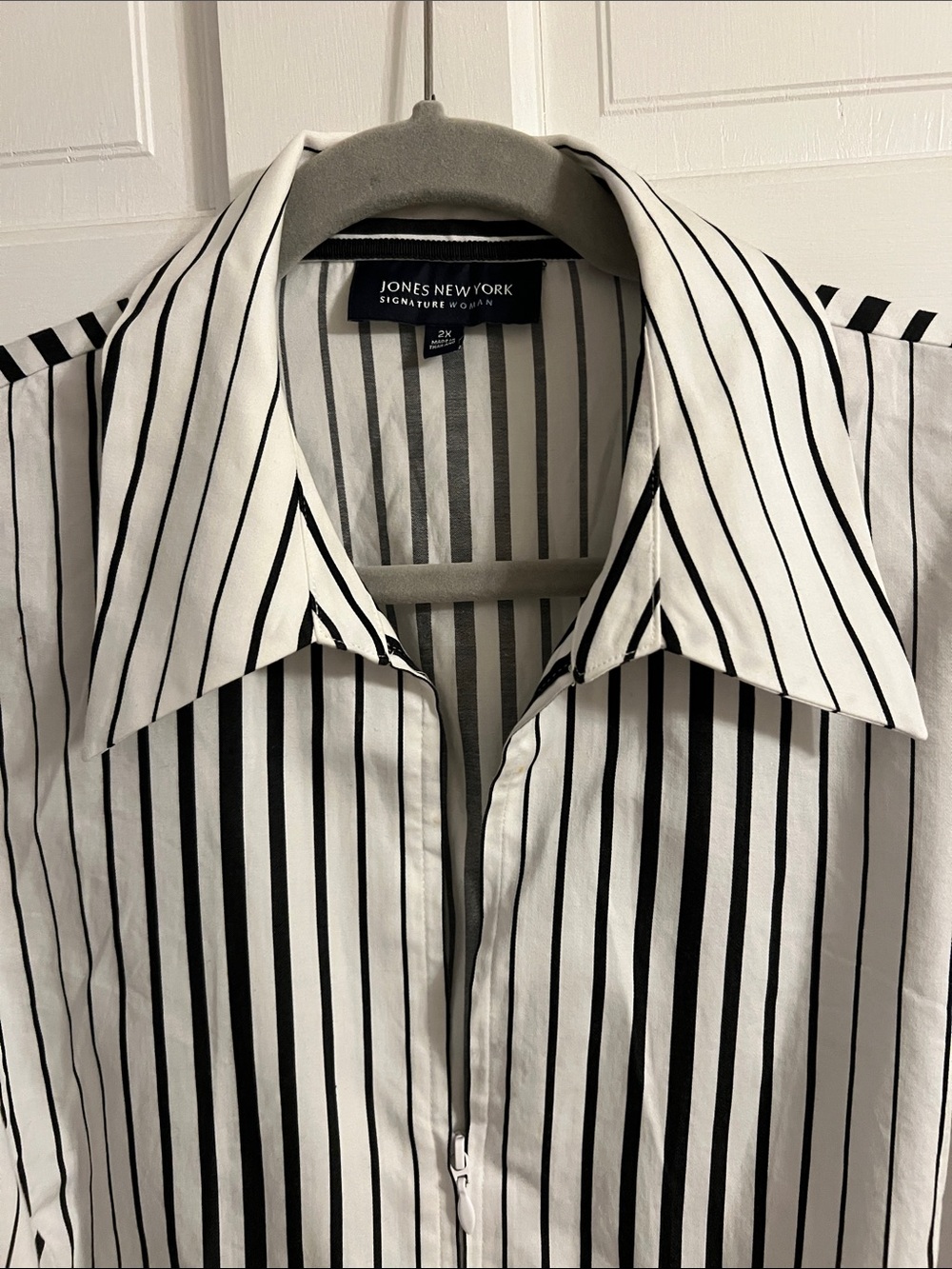 Jones New York Black & White Vertical Stripe Zip-Up Shirt